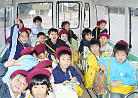 バス車内